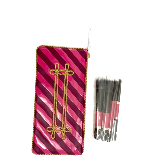 MAC Cosmetics Other - MAC Nutcracker Sweet Mineralize Brush Kit